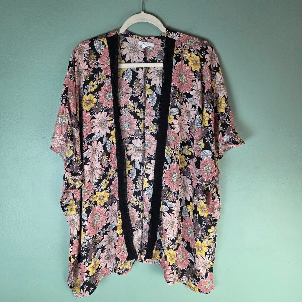 Maurices Womens Black Crochet Border Floral Print Kimono Size One Size